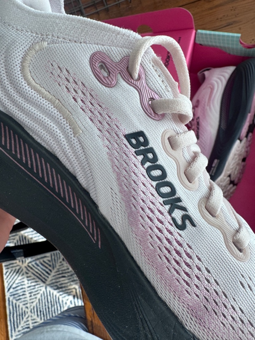 Brooks Women's Adrenaline GTS 25 Mauve Ebony Pink Size 8.5 - Picture 5 of 7